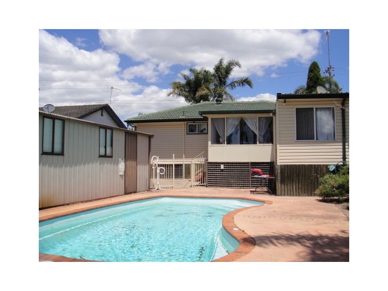 10 Byamee Street, Koonawarra NSW 2530