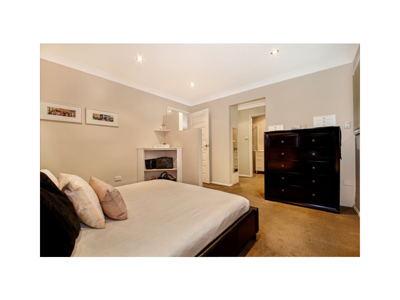 285 Flagstaff Road, Lake Heights NSW 2502