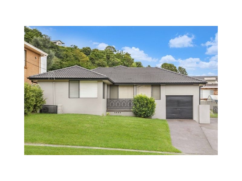 285 Flagstaff Road, Lake Heights NSW 2502
