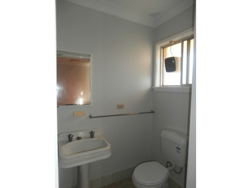 5/10 PINE CRESCENT, Coniston NSW 2500