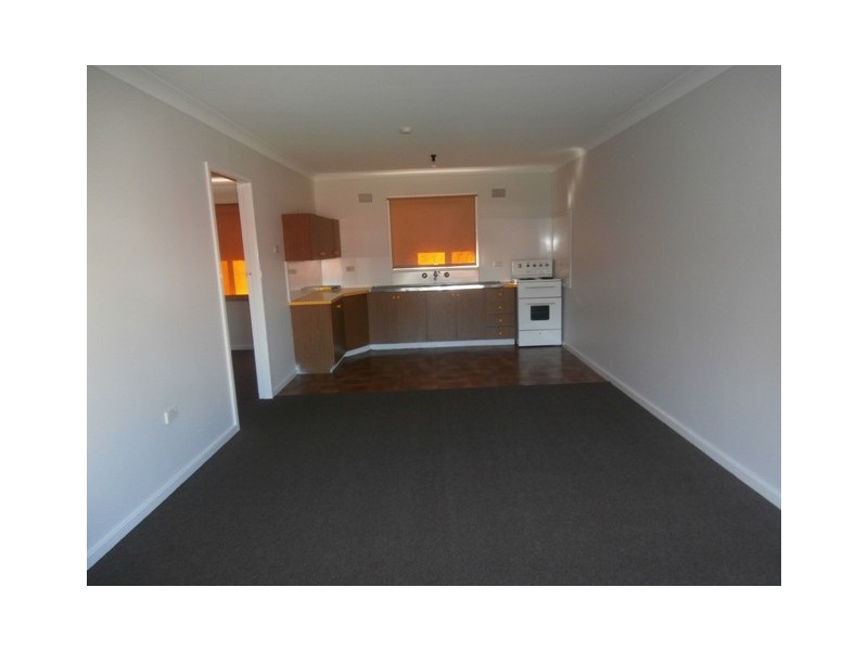 5/10 PINE CRESCENT, Coniston NSW 2500