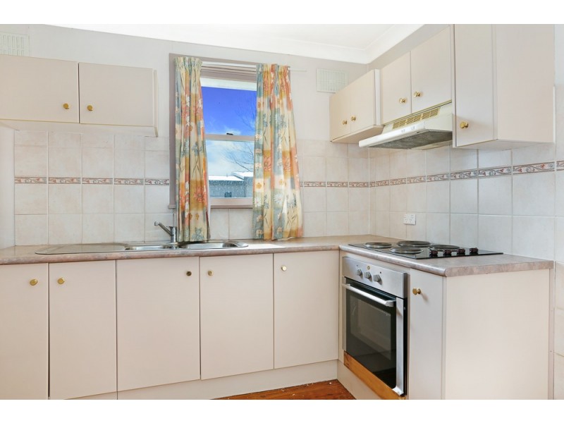 100 Lake Entrance Road, Mount Warrigal NSW 2528