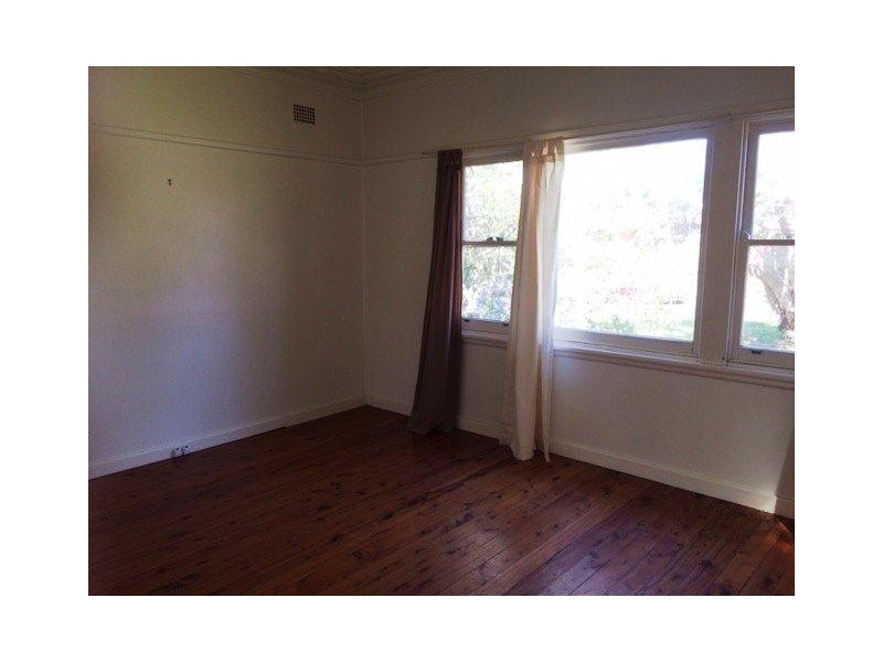 1 MARY AVENUE, Figtree NSW 2525