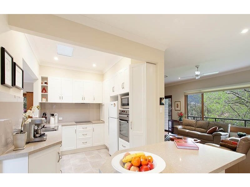 3 YURUGA AVE, West Wollongong NSW 2500