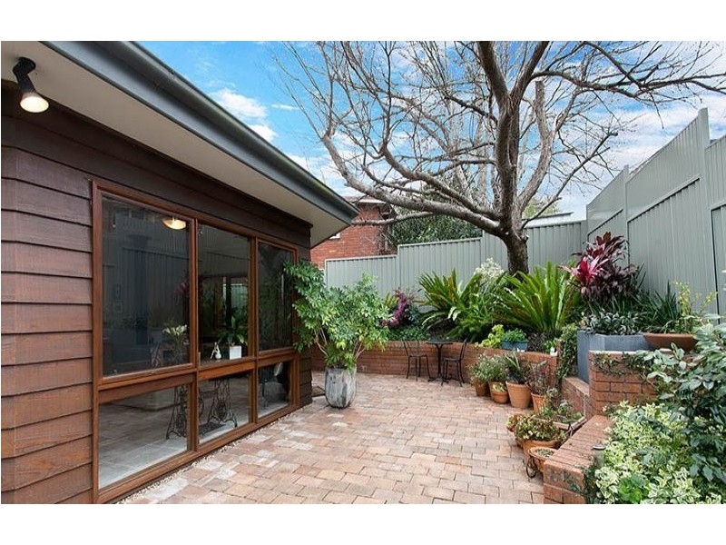 3 YURUGA AVE, West Wollongong NSW 2500