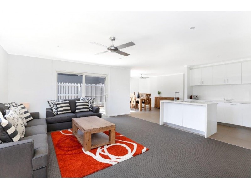Unit 2, 11 Brompton Road, Bellambi NSW 2518