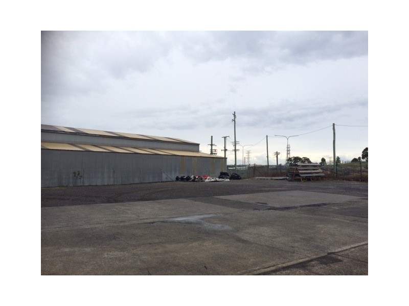 13 Glastonbury Avenue, Unanderra NSW 2526