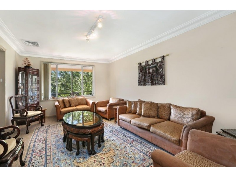 49 Branch Avenue, Figtree NSW 2525