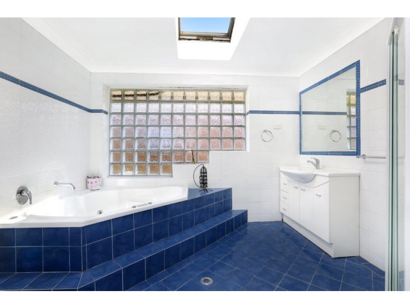 49 Branch Avenue, Figtree NSW 2525