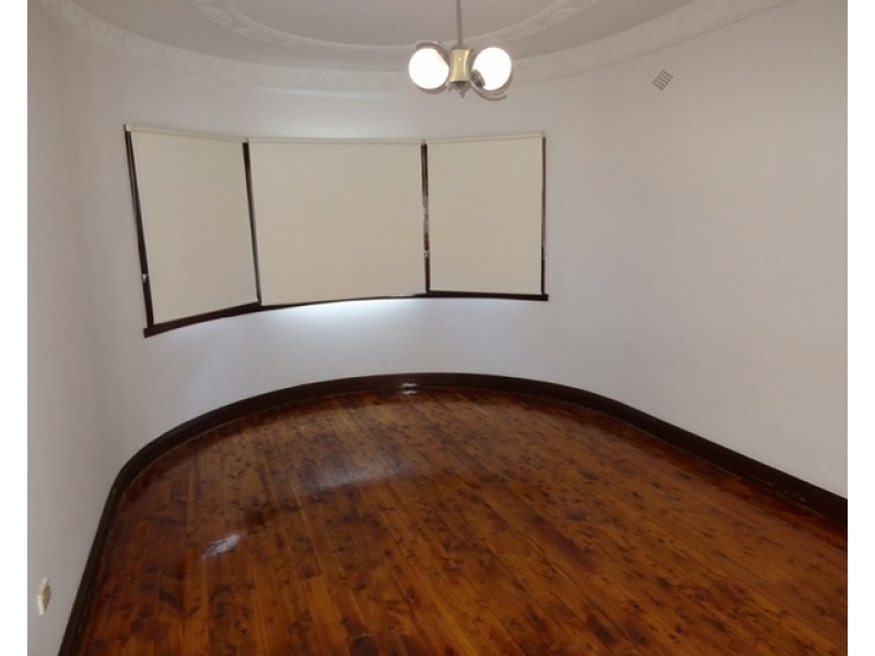 17 Gladstone Avenue, Wollongong NSW 2500