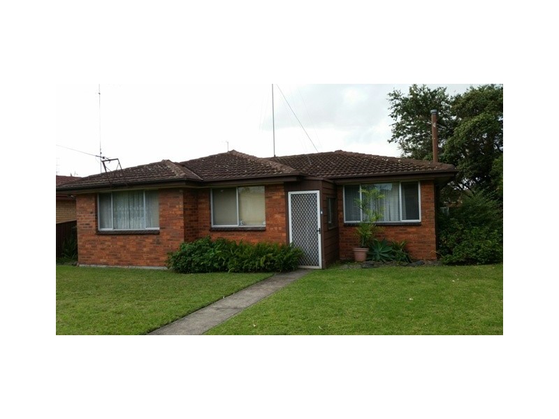 2 Windle Street, Lake Illawarra NSW 2528