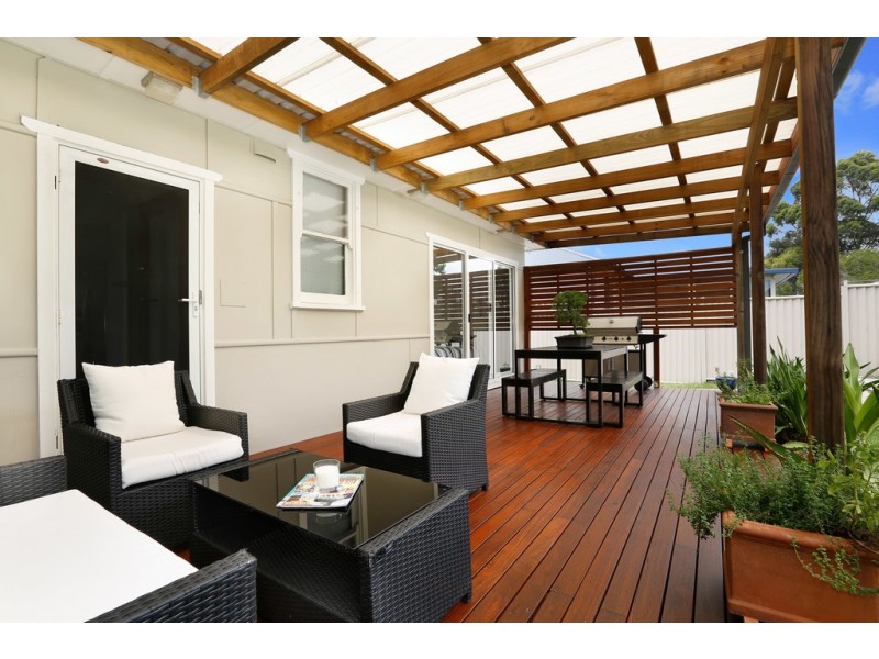 8 Williamson Street, Tarrawanna NSW 2518