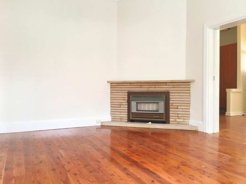 11 Station St, Guildford NSW 2161