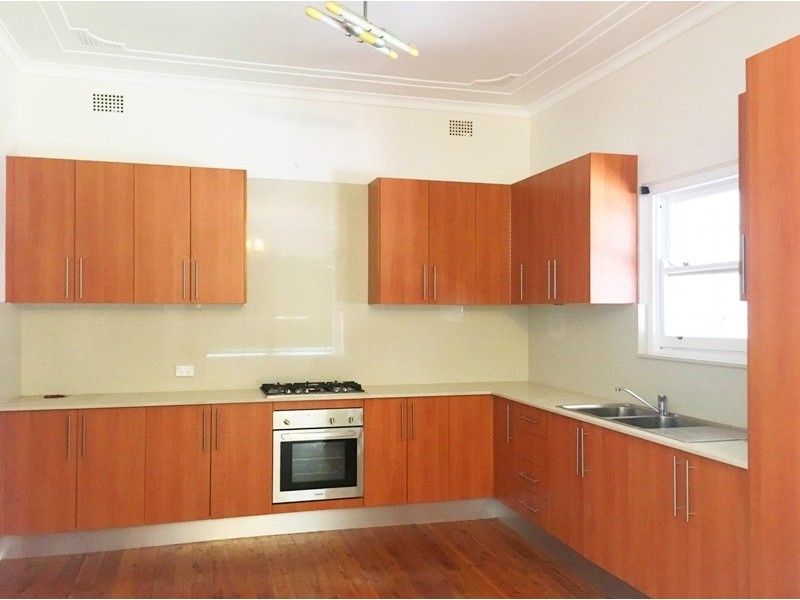 11 Station St, Guildford NSW 2161