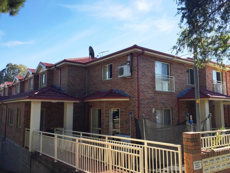 2/57 Chamberlain Rd, Guildford NSW 2161