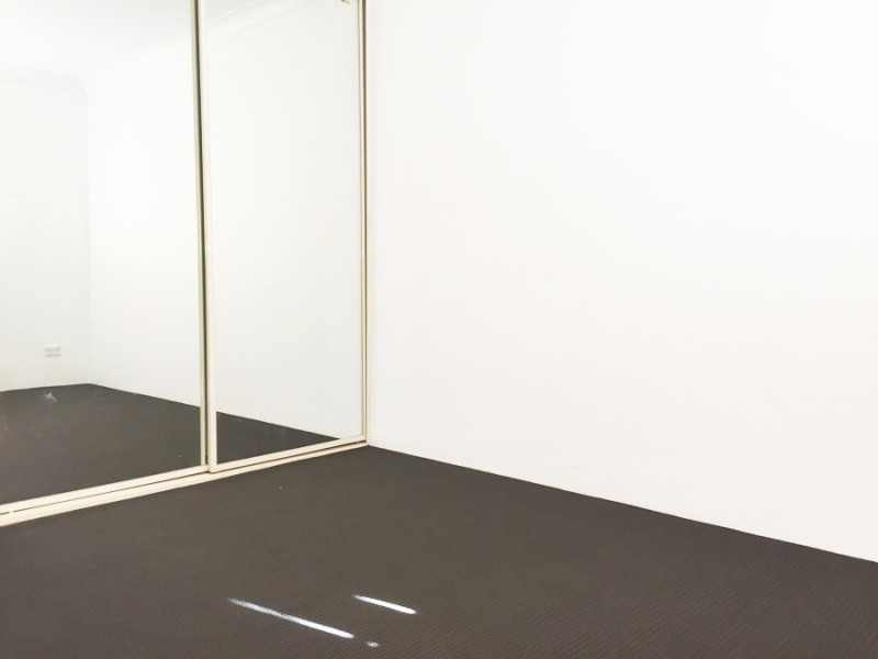 2/57 Chamberlain Rd, Guildford NSW 2161