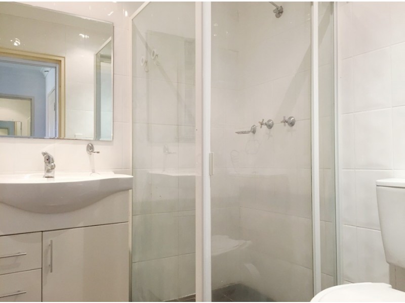 2/57 Chamberlain Rd, Guildford NSW 2161