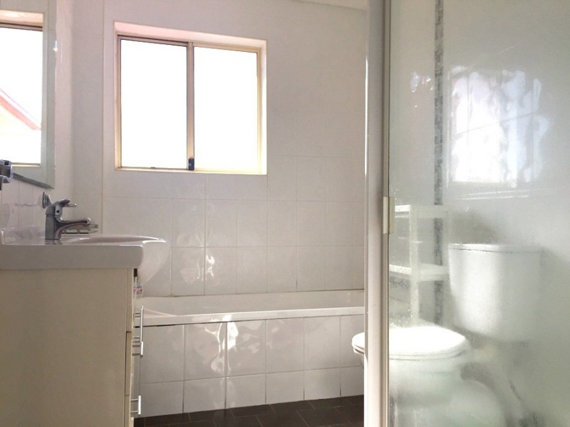 2/57 Chamberlain Rd, Guildford NSW 2161