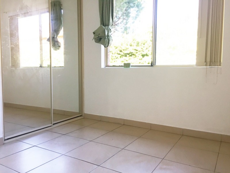 2/57 Chamberlain Rd, Guildford NSW 2161