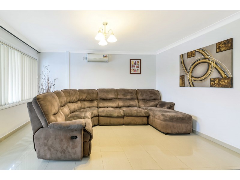 12 Copeland Road, Lethbridge Park NSW 2770