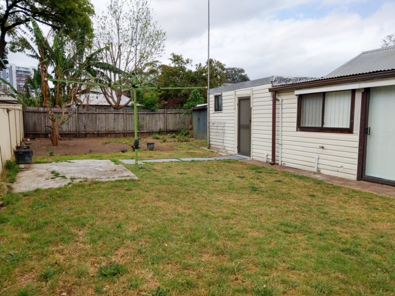 6 Oak Street, Harris Park NSW 2150