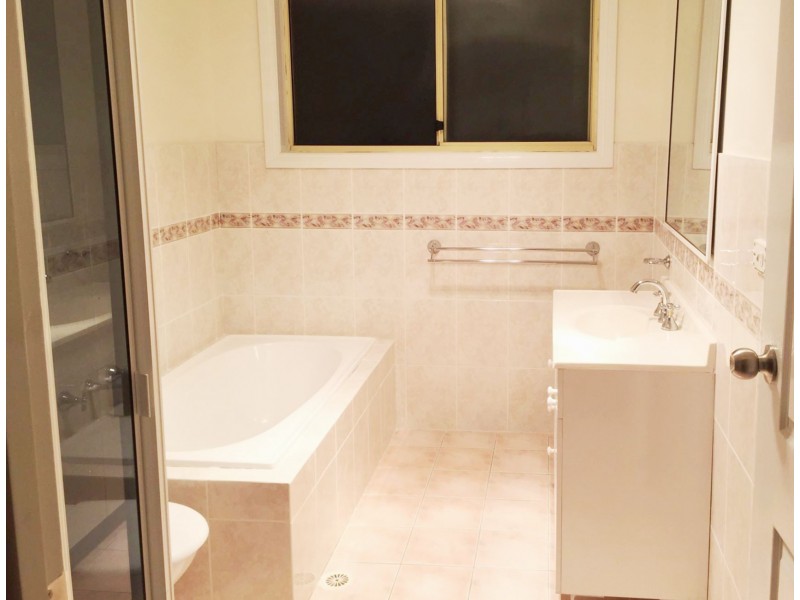 64 Chamberlain Rd, Guildford NSW 2161