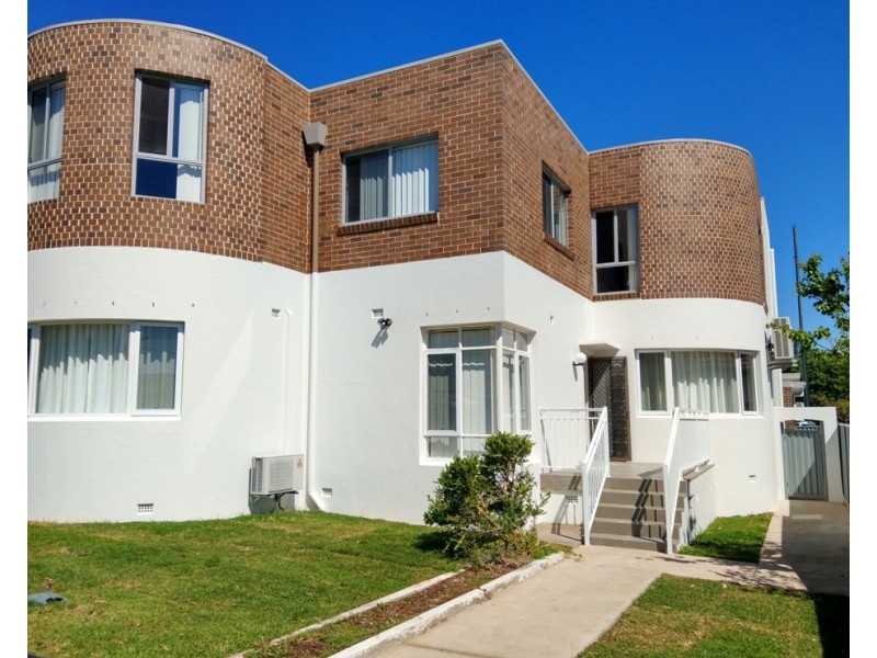 27a Chamberlain Rd, Guildford NSW 2161