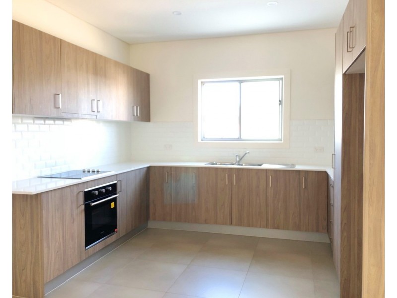 27a Chamberlain Rd, Guildford NSW 2161