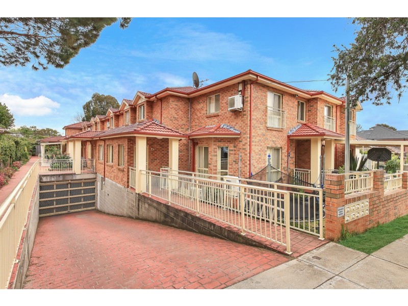 2/57 Chamberlain Rd, Guildford NSW 2161