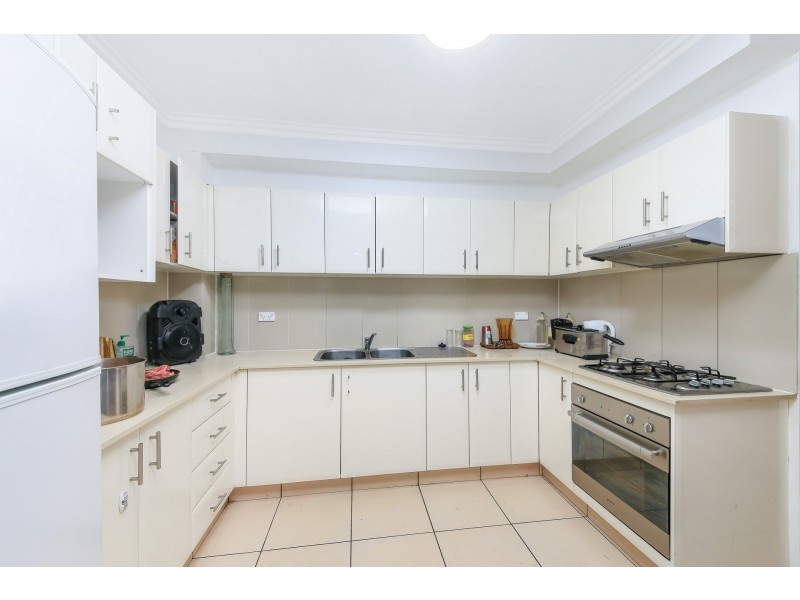 2/57 Chamberlain Rd, Guildford NSW 2161