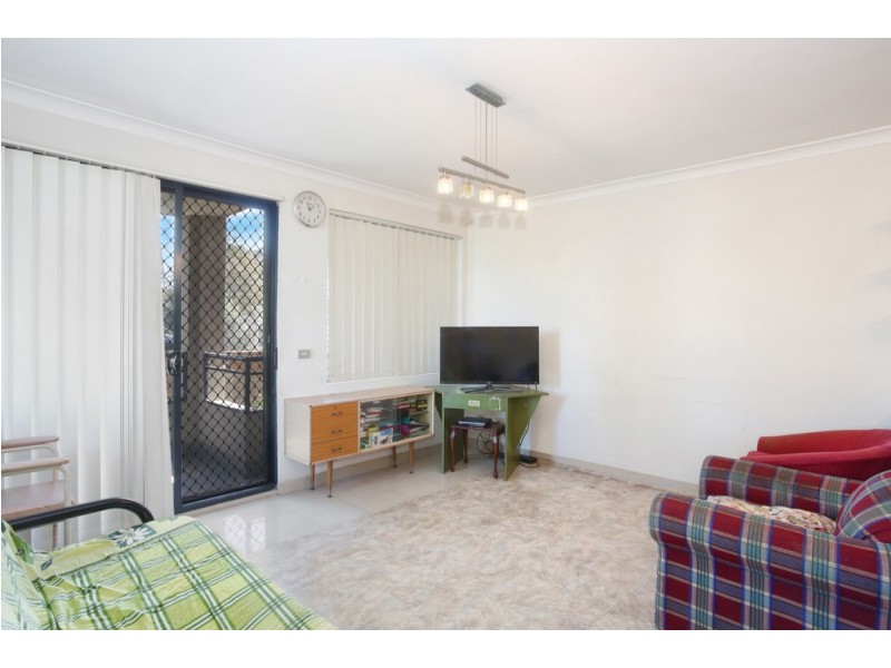 1/10-12 Wingello St, Guildford NSW 2161