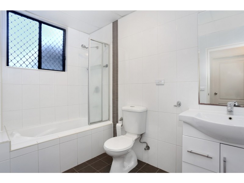 1/10-12 Wingello St, Guildford NSW 2161