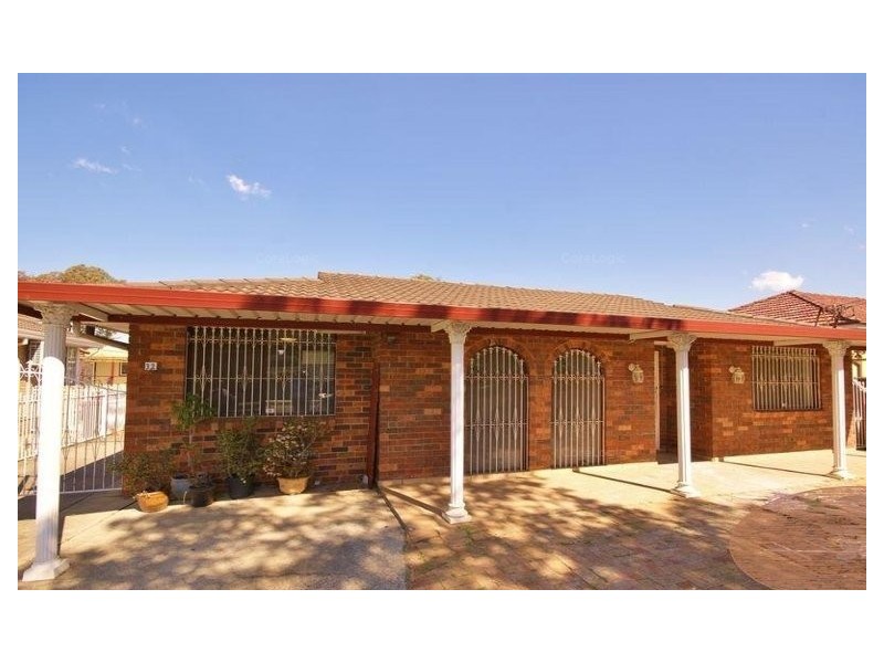 32 Hinkler St, Smithfield NSW 2164