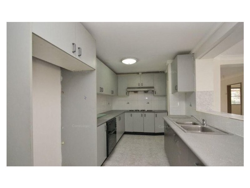 32 Hinkler St, Smithfield NSW 2164