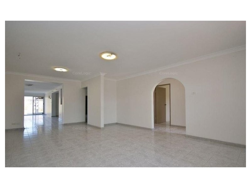 32 Hinkler St, Smithfield NSW 2164