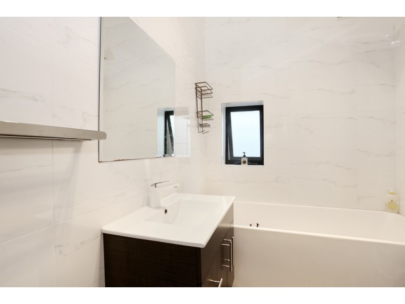 20 Chamberlain Rd, Guildford NSW 2161