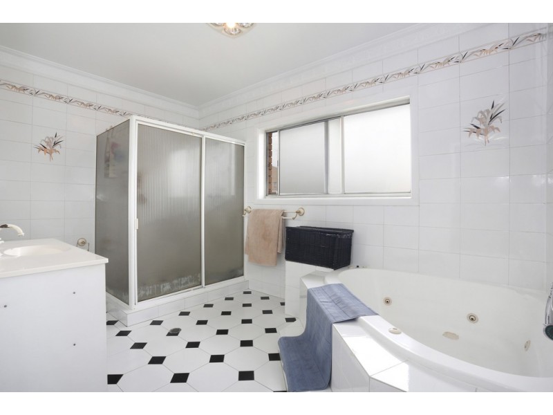 14 Grassmere St, Guildford NSW 2161