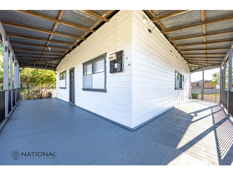 11 Chiltern Rd, Guildford NSW 2161