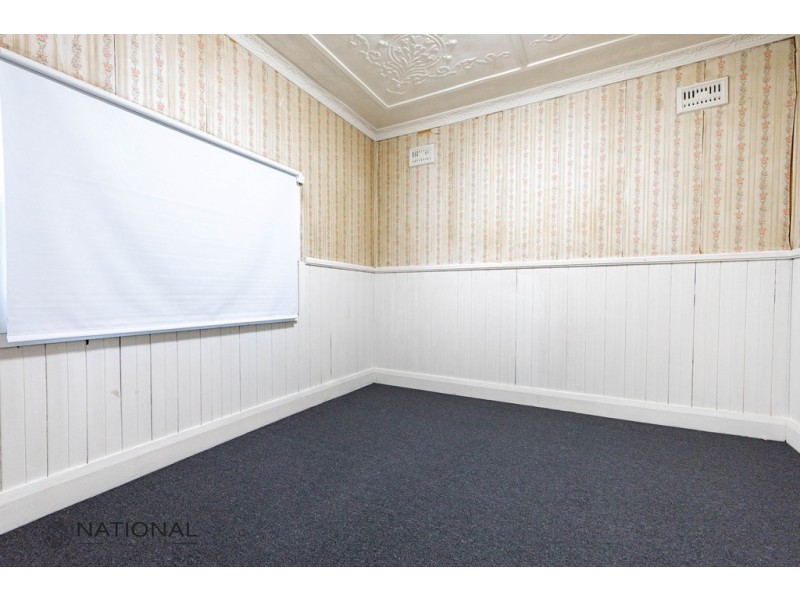 11 Chiltern Rd, Guildford NSW 2161