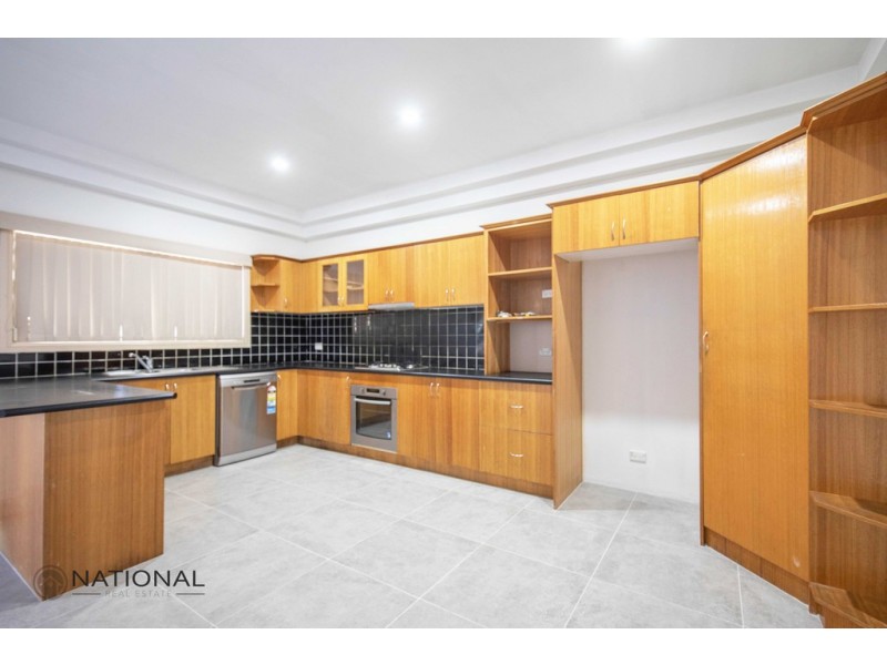 8 Bury Rd, Guildford NSW 2161