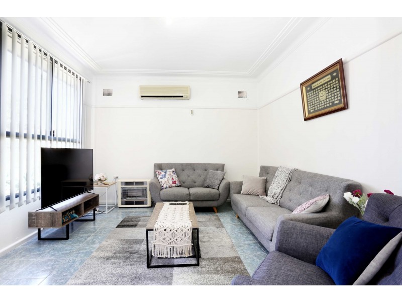 218 Blaxcell St, Granville NSW 2142