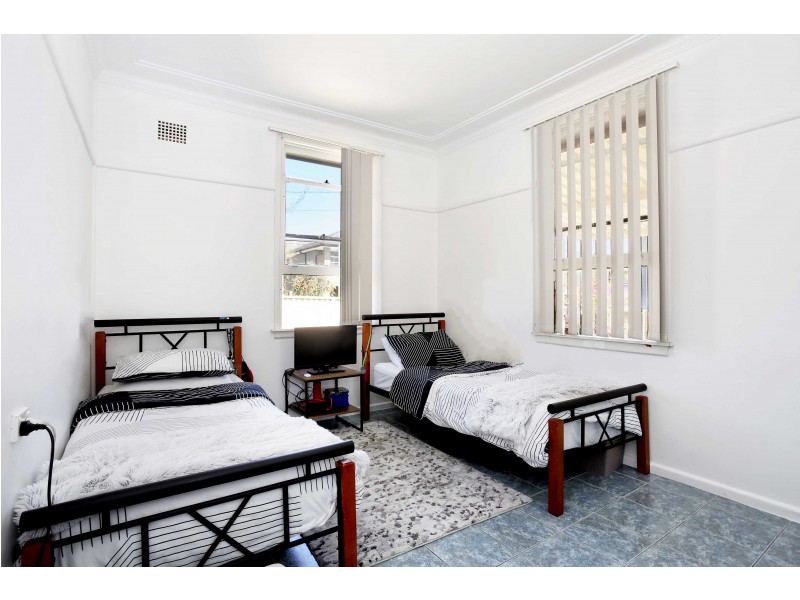 218 Blaxcell St, Granville NSW 2142