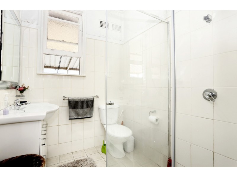 218 Blaxcell St, Granville NSW 2142