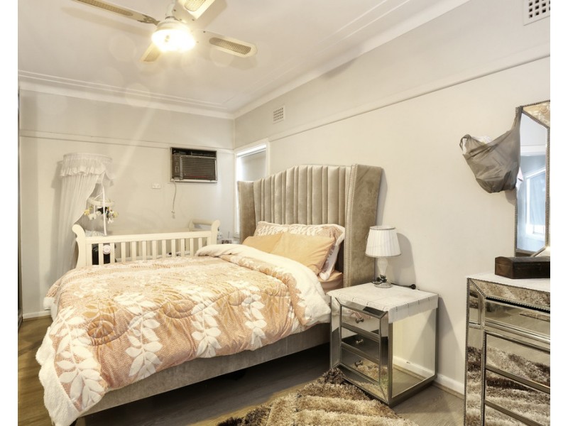 31 Rowley Rd, Guildford NSW 2161