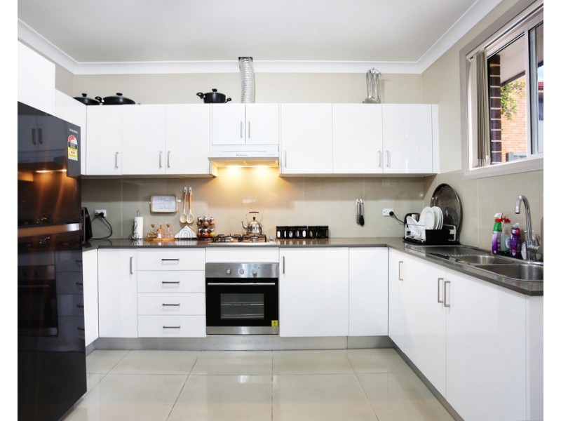 525 Woodville Rd, Guildford NSW 2161