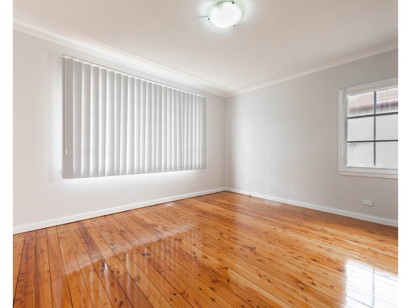 8a Talbot Rd, Guildford NSW 2161