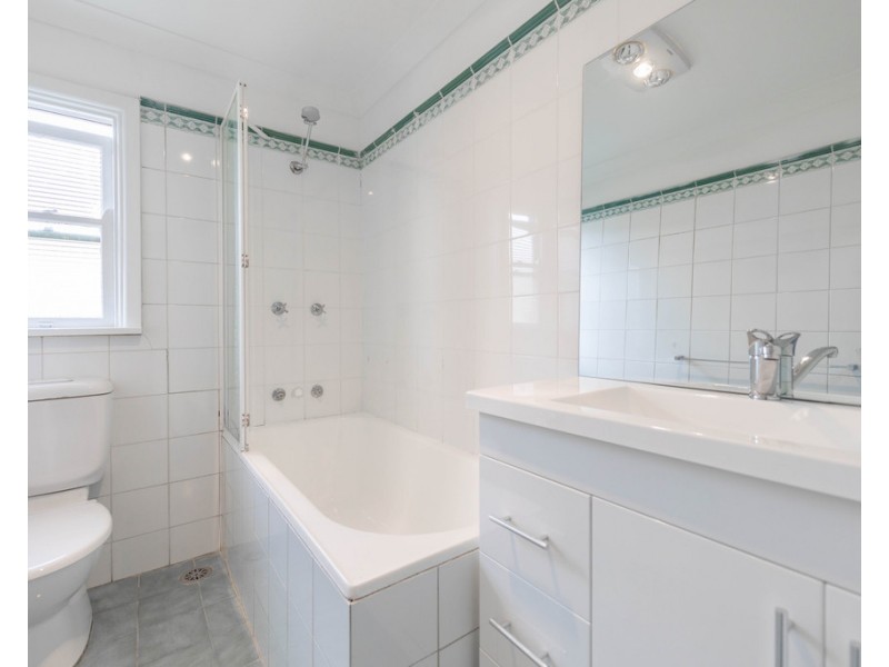 8a Talbot Rd, Guildford NSW 2161