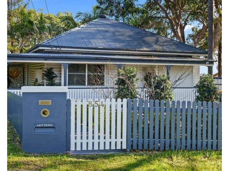 854 Henry Lawson Drive, Picnic Point NSW 2213