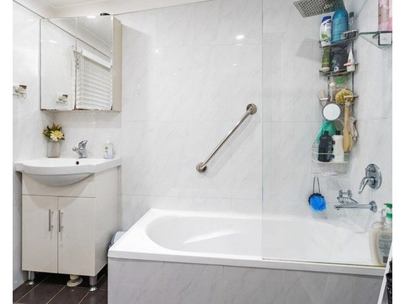 854 Henry Lawson Drive, Picnic Point NSW 2213