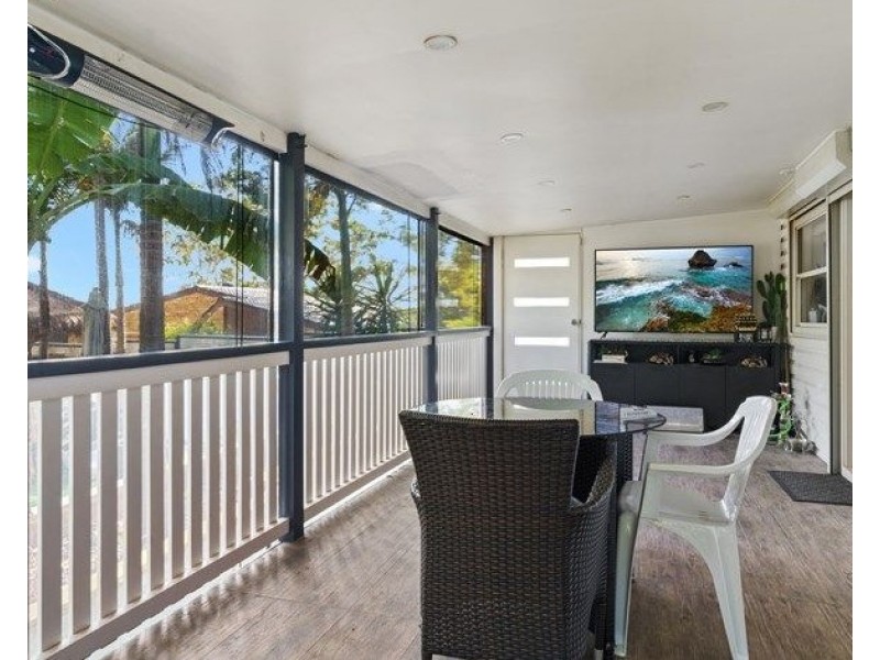 854 Henry Lawson Drive, Picnic Point NSW 2213